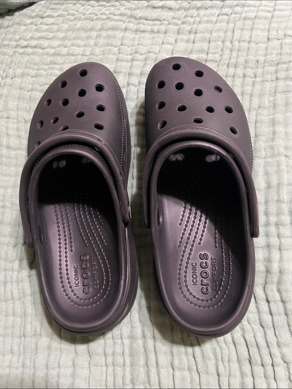 CROCS Classic Clog in Black